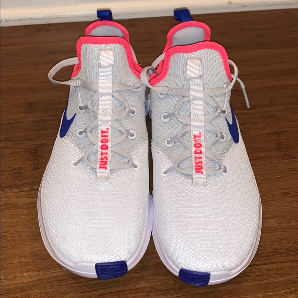 *SOLD* NWOB Nike TR8 Sneakers (Size 8)